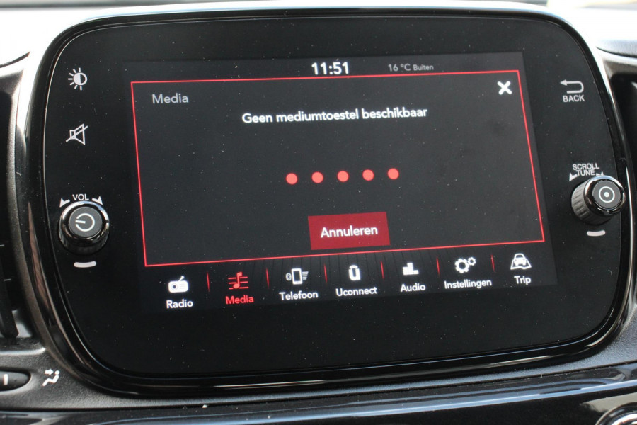 Fiat 500C 1.0 Hybrid 69pk Dolcevita Navigatie Apple CarPlay Android Auto Parkeerhulp achter Cruise Control Half leder Climatronic Lichtmetalen velgen