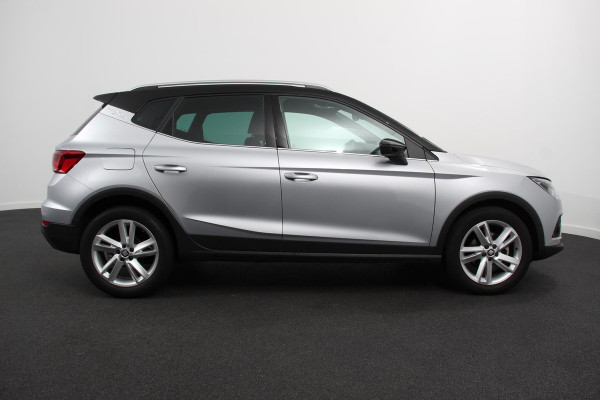 Seat Arona 1.0 TSI 110 pk DSG FR Tech Parkeersensoren Camera Adaptieve Cruise Control Stoelverwarming Dodehoek Assistent Getinte ramen LED-verlichting voor