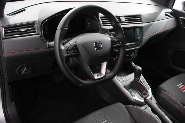 Seat Arona 1.0 TSI 110 pk DSG FR Tech Parkeersensoren Camera Adaptieve Cruise Control Stoelverwarming Dodehoek Assistent Getinte ramen LED-verlichting voor