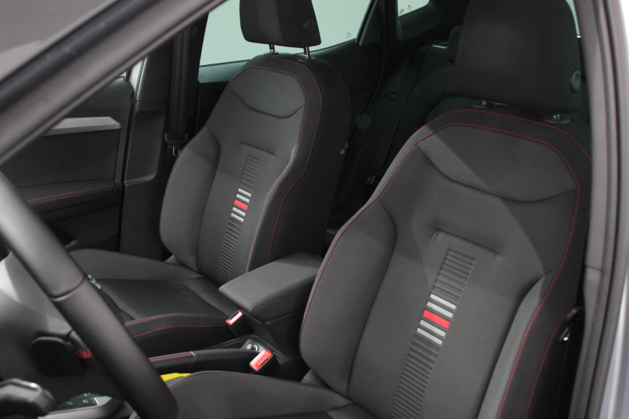 Seat Arona 1.0 TSI 110 pk DSG FR Tech Parkeersensoren Camera Adaptieve Cruise Control Stoelverwarming Dodehoek Assistent Getinte ramen LED-verlichting voor