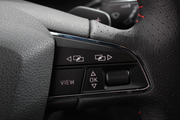 Seat Arona 1.0 TSI 110 pk DSG FR Tech Parkeersensoren Camera Adaptieve Cruise Control Stoelverwarming Dodehoek Assistent Getinte ramen LED-verlichting voor