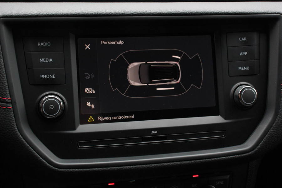 Seat Arona 1.0 TSI 110 pk DSG FR Tech Parkeersensoren Camera Adaptieve Cruise Control Stoelverwarming Dodehoek Assistent Getinte ramen LED-verlichting voor