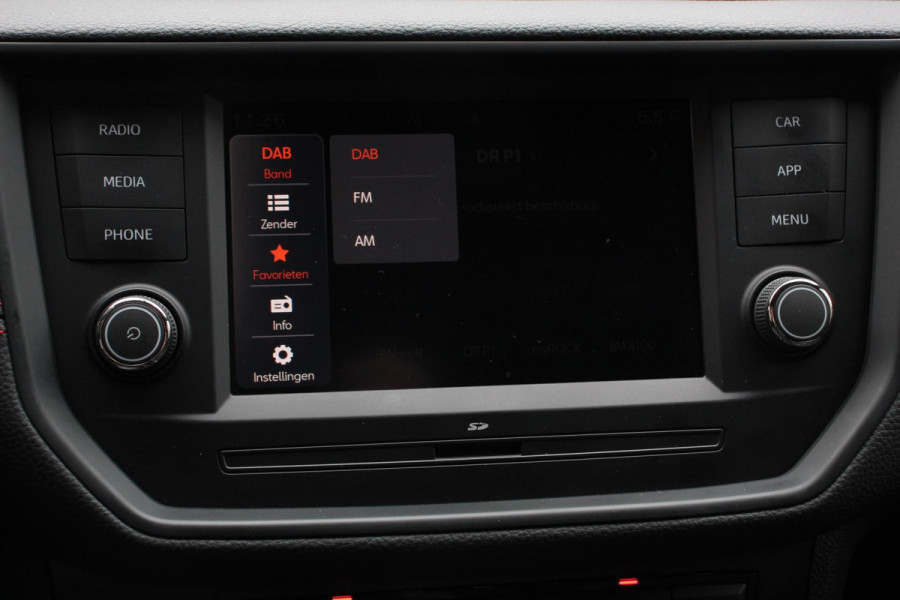 Seat Arona 1.0 TSI 110 pk DSG FR Tech Parkeersensoren Camera Adaptieve Cruise Control Stoelverwarming Dodehoek Assistent Getinte ramen LED-verlichting voor