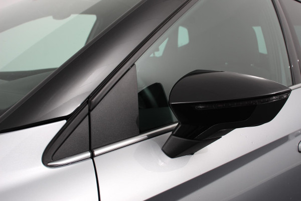 Seat Arona 1.0 TSI 110 pk DSG FR Tech Parkeersensoren Camera Adaptieve Cruise Control Stoelverwarming Dodehoek Assistent Getinte ramen LED-verlichting voor