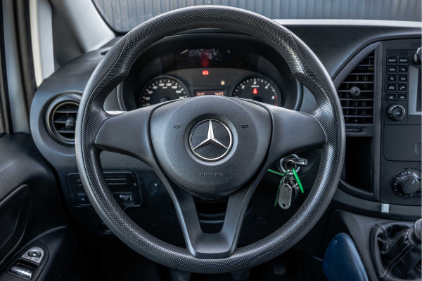 Mercedes-Benz Vito 111 CDI | Volledig ingericht | 3-Zits | Camera | Navi | Airco