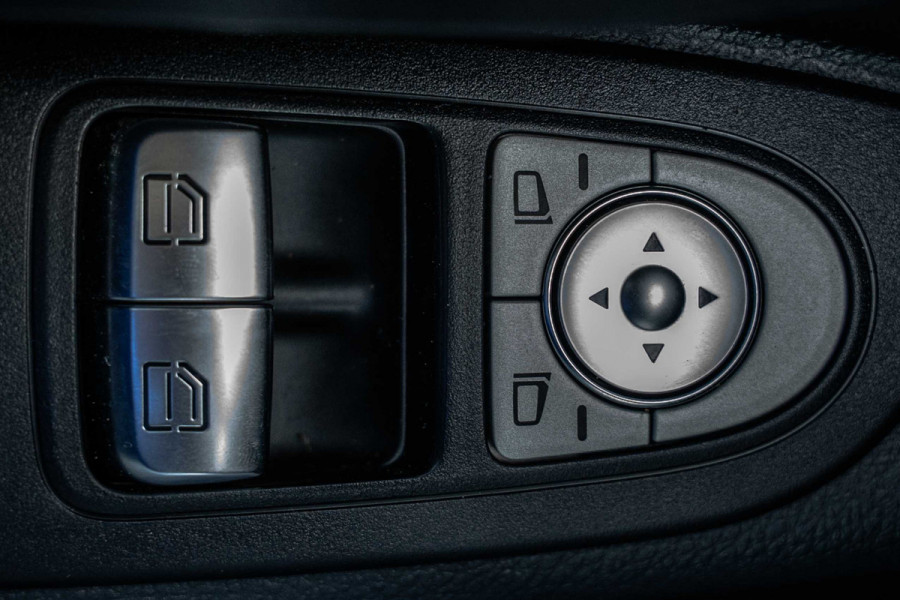 Mercedes-Benz Vito 111 CDI | Volledig ingericht | 3-Zits | Camera | Navi | Airco