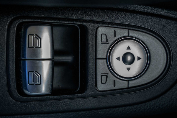 Mercedes-Benz Vito 111 CDI | Volledig ingericht | 3-Zits | Camera | Navi | Airco