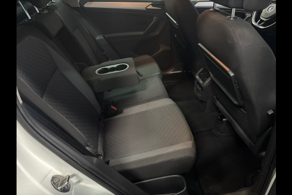 Volkswagen Tiguan 1.5 TSI Comfortline Business Navi | Clima |ACC |PDC | Trekhaak