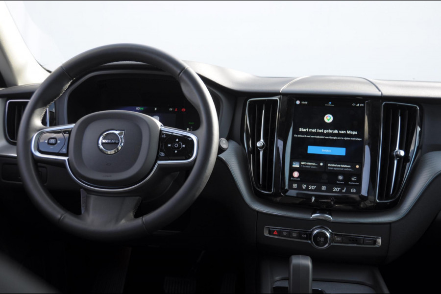 Volvo XC60 T6 350PK Automaat AWD Plus Dark Trekhaak / Adaptieve cruise control / BLIS / Panoramadak / Parkeersensoren voor - en achter / parkeercamera / Elektrische stoelen / stoel - en stuurverwarming /