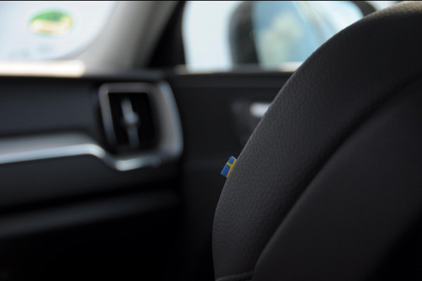 Volvo XC60 T6 350PK Automaat AWD Plus Dark Trekhaak / Adaptieve cruise control / BLIS / Panoramadak / Parkeersensoren voor - en achter / parkeercamera / Elektrische stoelen / stoel - en stuurverwarming /