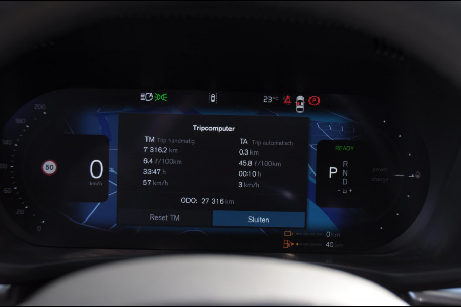Volvo XC60 T6 350PK Automaat AWD Plus Dark Trekhaak / Adaptieve cruise control / BLIS / Panoramadak / Parkeersensoren voor - en achter / parkeercamera / Elektrische stoelen / stoel - en stuurverwarming /