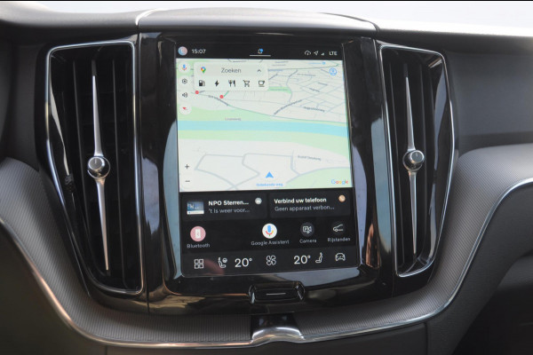 Volvo XC60 T6 350PK Automaat AWD Plus Dark Trekhaak / Adaptieve cruise control / BLIS / Panoramadak / Parkeersensoren voor - en achter / parkeercamera / Elektrische stoelen / stoel - en stuurverwarming /