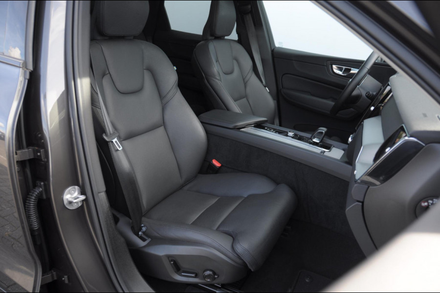 Volvo XC60 T6 350PK Automaat AWD Plus Dark Trekhaak / Adaptieve cruise control / BLIS / Panoramadak / Parkeersensoren voor - en achter / parkeercamera / Elektrische stoelen / stoel - en stuurverwarming /