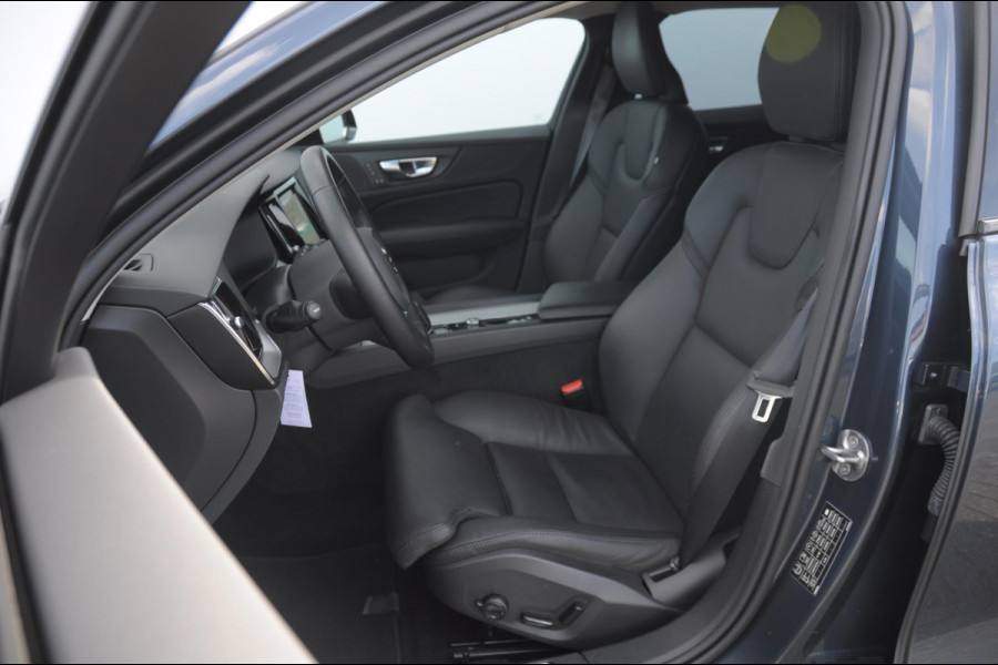 Volvo V60 B4 211PK Automaat Plus Dark / Trekhaak Adaptive Cruise Control/ Apple Carplay/ Android Auto/ Achteruitrijcamera/ Parkeersensoren voor en achter/ Stoelverwarming/ Stuurverwarming/ Elektrisch bedienbare stoelen met geheugen