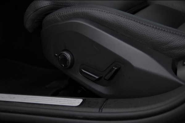 Volvo V60 B4 211PK Automaat Plus Dark / Trekhaak Adaptive Cruise Control/ Apple Carplay/ Android Auto/ Achteruitrijcamera/ Parkeersensoren voor en achter/ Stoelverwarming/ Stuurverwarming/ Elektrisch bedienbare stoelen met geheugen
