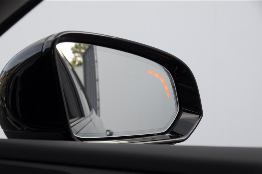 Volvo V60 B4 211PK Automaat Plus Dark / Trekhaak Adaptive Cruise Control/ Apple Carplay/ Android Auto/ Achteruitrijcamera/ Parkeersensoren voor en achter/ Stoelverwarming/ Stuurverwarming/ Elektrisch bedienbare stoelen met geheugen