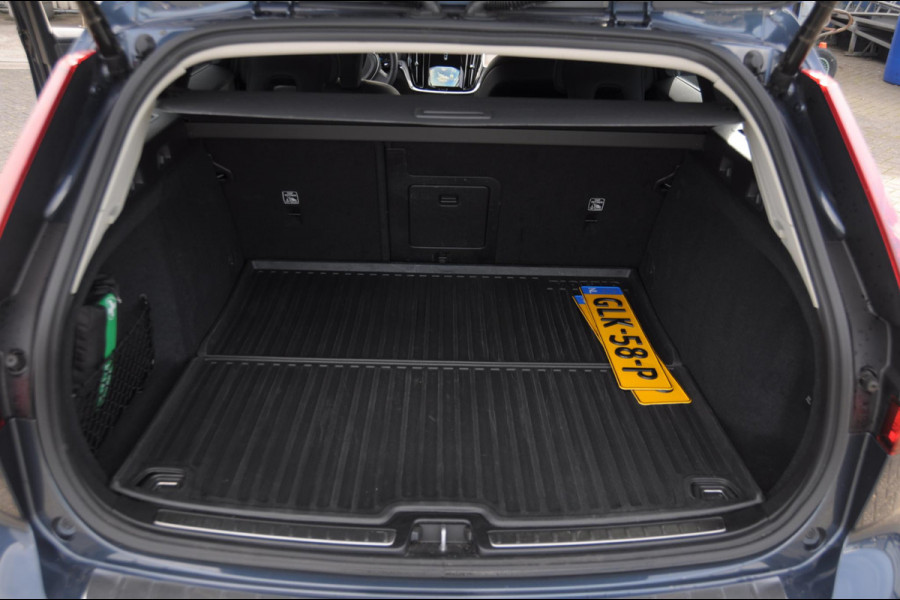 Volvo V60 B4 211PK Automaat Plus Dark / Trekhaak Adaptive Cruise Control/ Apple Carplay/ Android Auto/ Achteruitrijcamera/ Parkeersensoren voor en achter/ Stoelverwarming/ Stuurverwarming/ Elektrisch bedienbare stoelen met geheugen