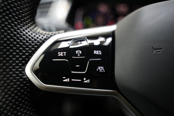 Volkswagen Tiguan 1.4 TSI eHybrid 3x R LINE PANO VIRTUAL ACC