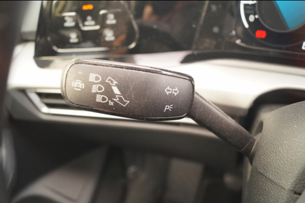 Volkswagen Golf Variant 1.0 TSI 110pk Life Business Lounge -LED-TREKHAAK-