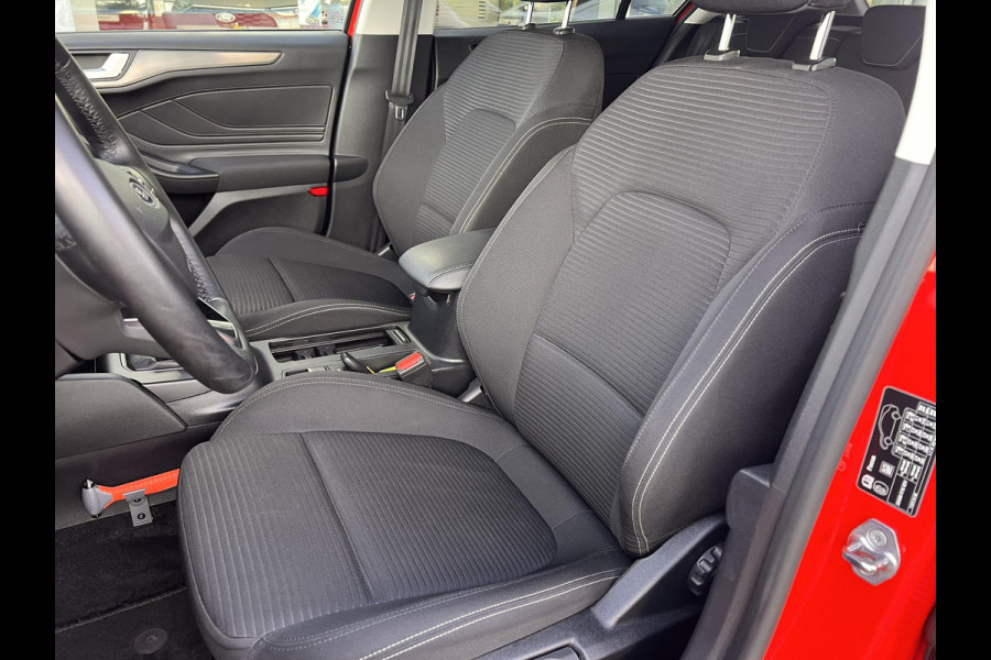 Ford Focus 1.0 EcoBoost Hybrid Titanium Cruise Control | PDC | Climate control