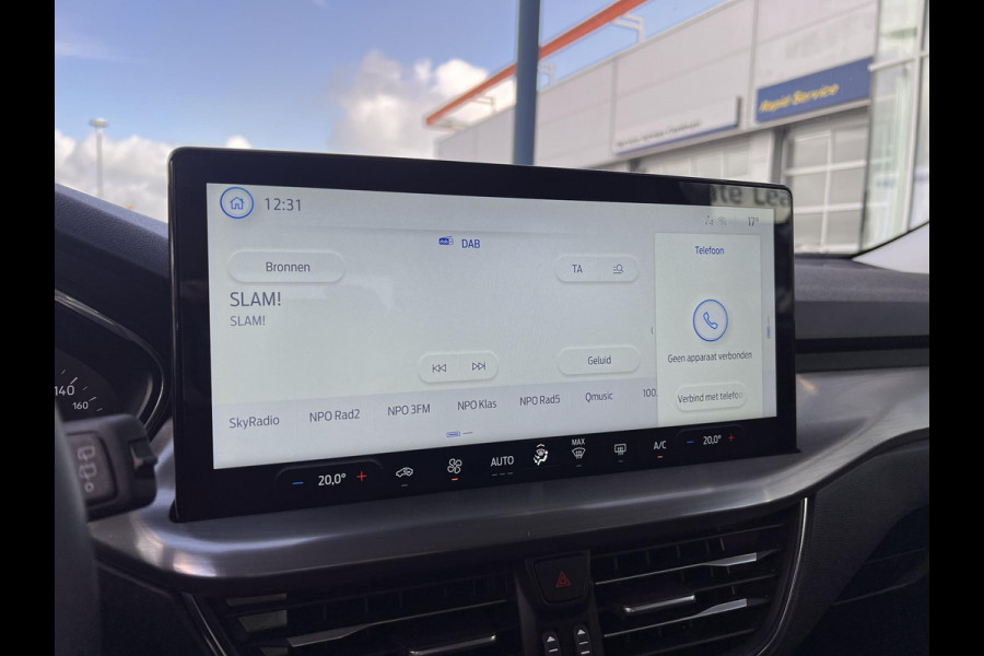 Ford Focus 1.0 EcoBoost Hybrid Titanium Cruise Control | PDC | Climate control