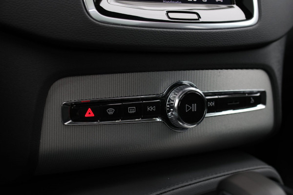Volvo XC90 2.0 T8 Plug-in hybrid AWD Ultra Dark 7p. *Pano*Head-Up*H/K*