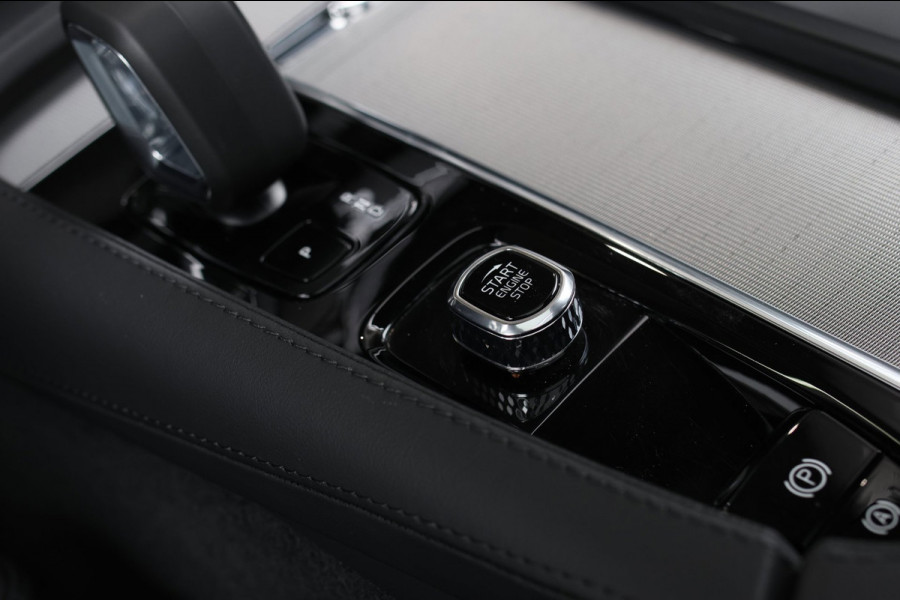 Volvo XC90 2.0 T8 Plug-in hybrid AWD Ultra Dark 7p. *Pano*Head-Up*H/K*