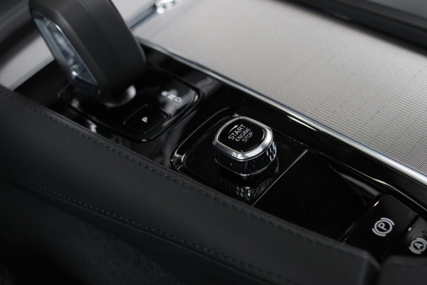 Volvo XC90 2.0 T8 Plug-in hybrid AWD Ultra Dark 7p. *Pano*Head-Up*H/K*