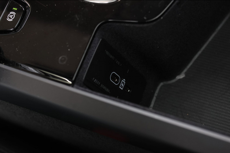 Volvo XC90 2.0 T8 Plug-in hybrid AWD Ultra Dark 7p. *Pano*Head-Up*H/K*