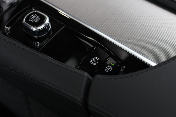 Volvo XC90 2.0 T8 Plug-in hybrid AWD Ultra Dark 7p. *Pano*Head-Up*H/K*