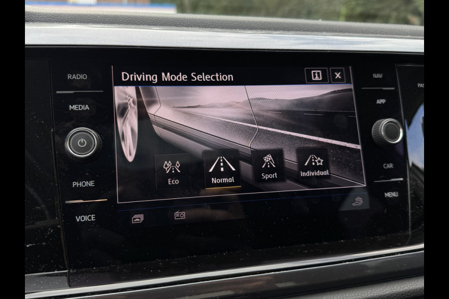 Volkswagen Polo 1.0 TSI 95PK R-LINE SPORT CARPLAY/BEATS/PANORAMADAK