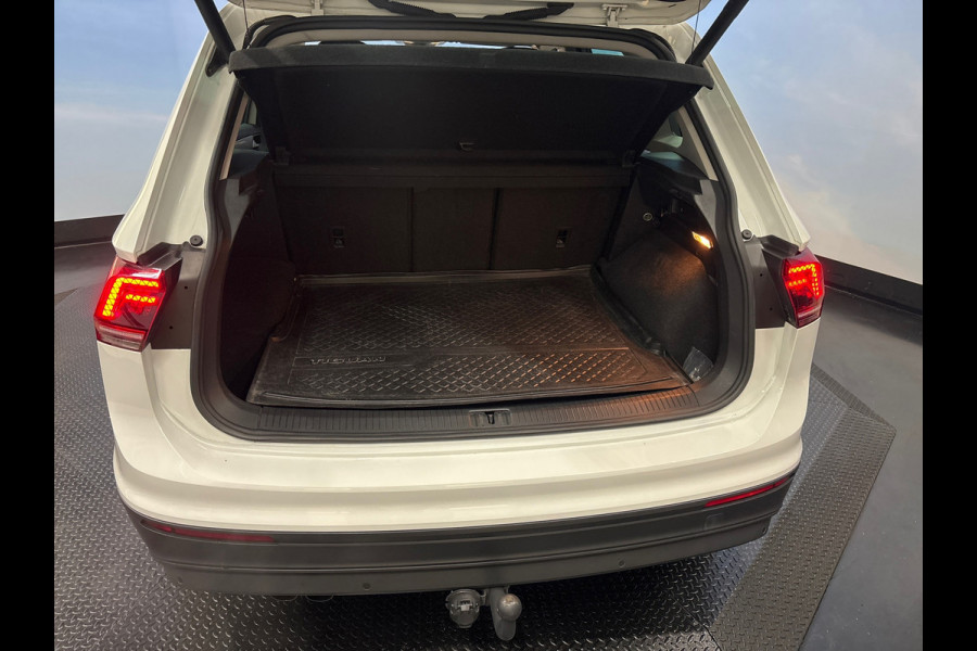 Volkswagen Tiguan 1.5 TSI Comfortline Business Navi | Clima |ACC |PDC | Trekhaak