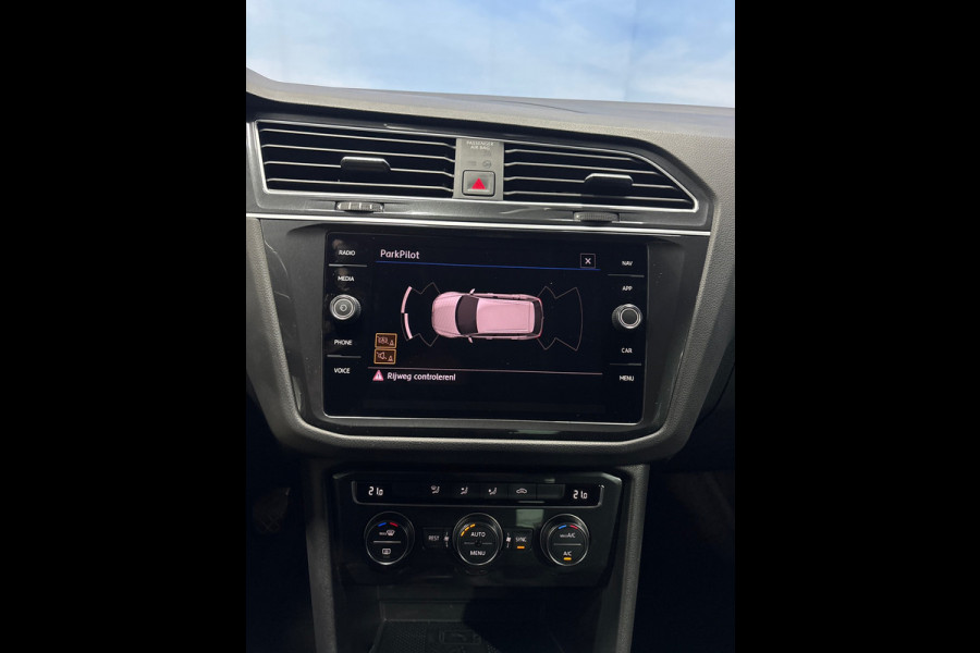 Volkswagen Tiguan 1.5 TSI Comfortline Business Navi | Clima |ACC |PDC | Trekhaak