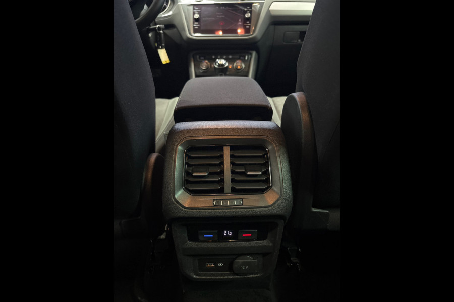Volkswagen Tiguan 1.5 TSI Comfortline Business Navi | Clima |ACC |PDC | Trekhaak