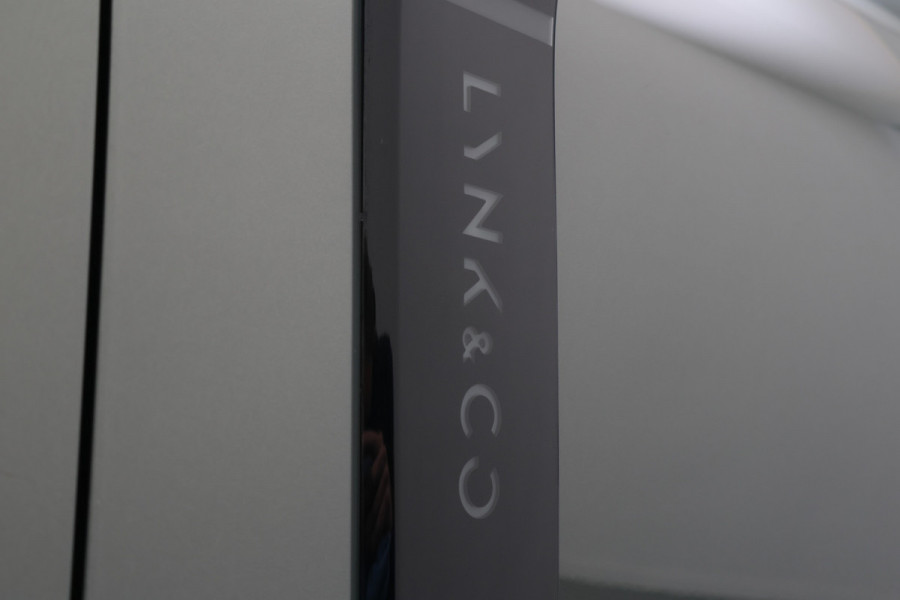 Lynk & Co 08 1.5 More Panoramadak, H&K Sound, ACC, 360° Camera, Ventilatie/Massage Stoelen, DAB, 21''