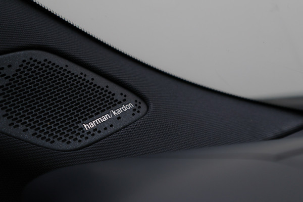 Lynk & Co 08 1.5 More Panoramadak, H&K Sound, ACC, 360° Camera, Ventilatie/Massage Stoelen, DAB, 21''
