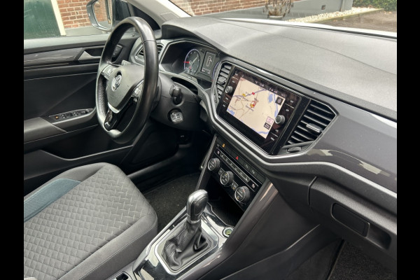 Volkswagen T-Roc 1.5 TSI 150pk Automaat Navi, ACC, 18" LMV, Trekhaak afn.