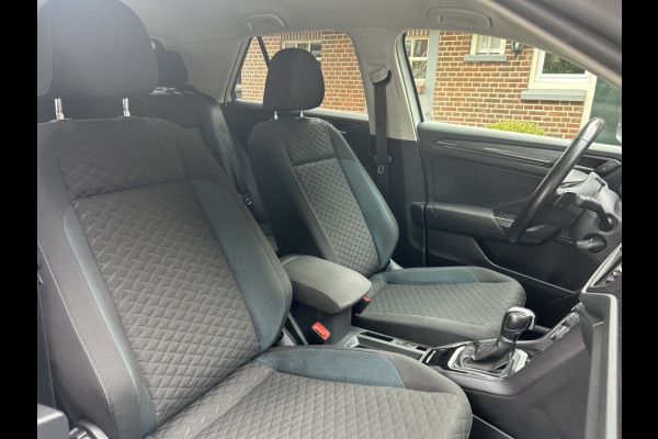 Volkswagen T-Roc 1.5 TSI 150pk Automaat Navi, ACC, 18" LMV, Trekhaak afn.