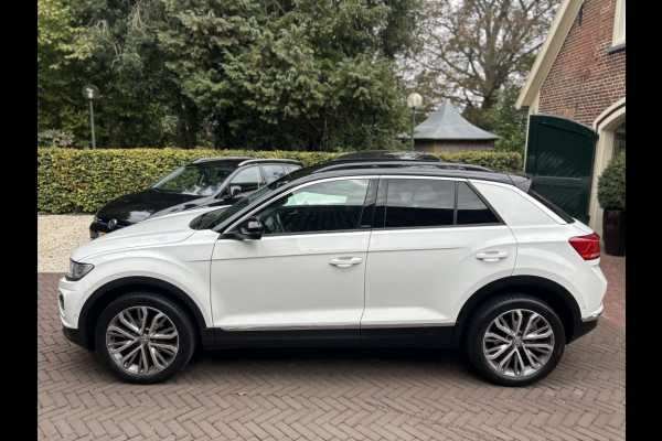 Volkswagen T-Roc 1.5 TSI 150pk Automaat Navi, ACC, 18" LMV, Trekhaak afn.