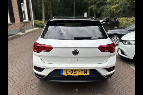 Volkswagen T-Roc 1.5 TSI 150pk Automaat Navi, ACC, 18" LMV, Trekhaak afn.
