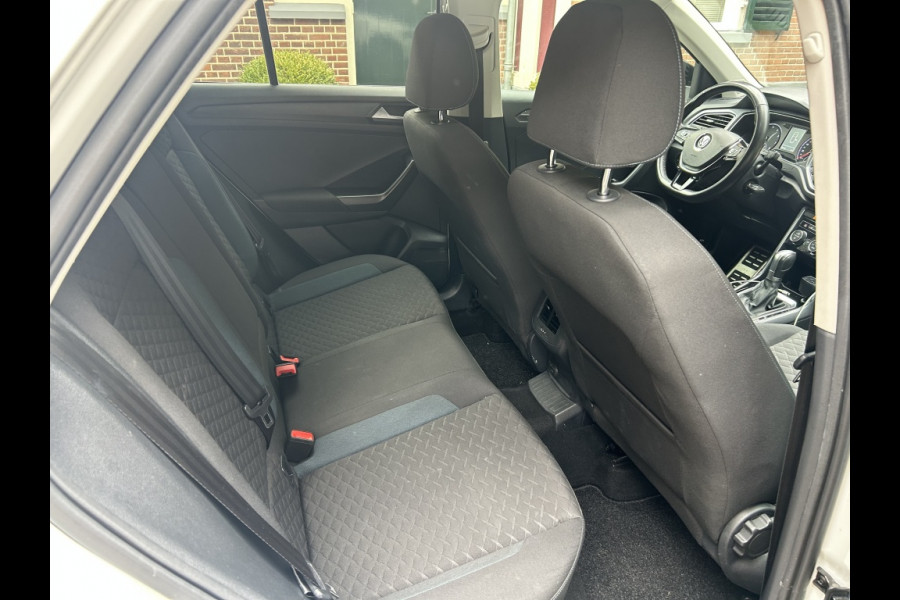 Volkswagen T-Roc 1.5 TSI 150pk Automaat Navi, ACC, 18" LMV, Trekhaak afn.