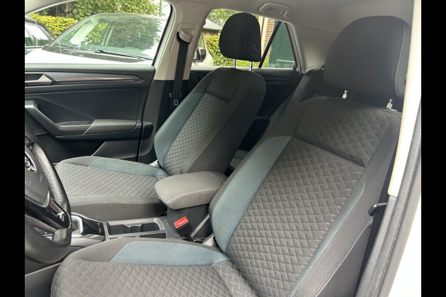 Volkswagen T-Roc 1.5 TSI 150pk Automaat Navi, ACC, 18" LMV, Trekhaak afn.