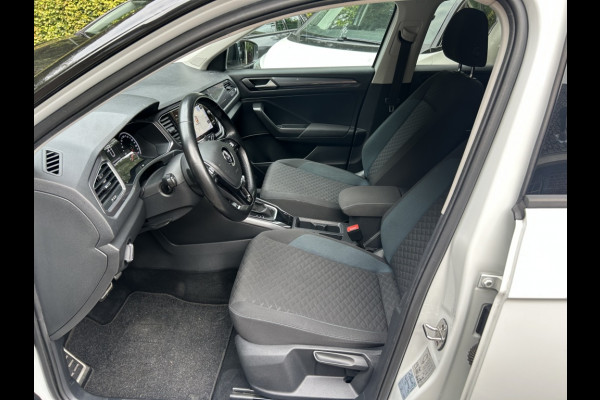 Volkswagen T-Roc 1.5 TSI 150pk Automaat Navi, ACC, 18" LMV, Trekhaak afn.