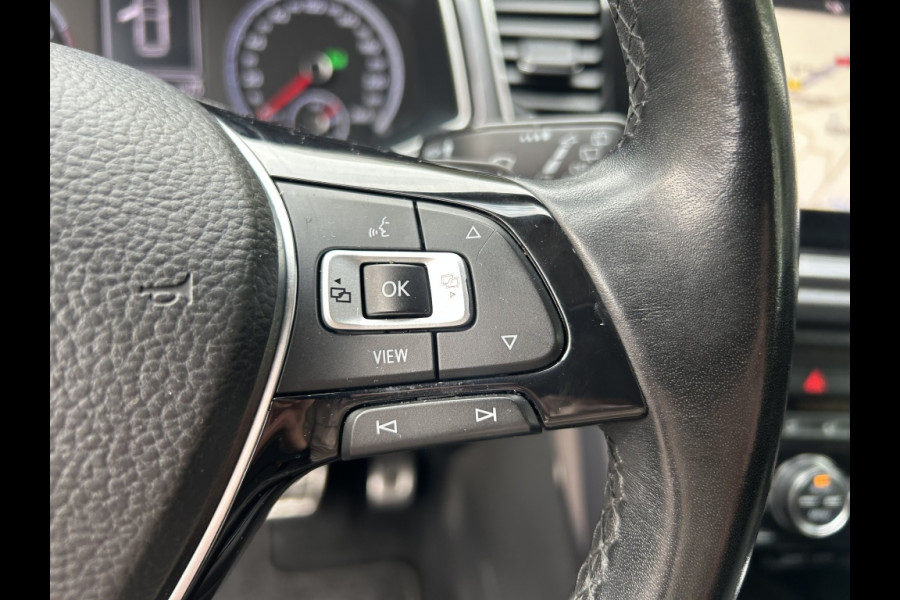 Volkswagen T-Roc 1.5 TSI 150pk Automaat Navi, ACC, 18" LMV, Trekhaak afn.