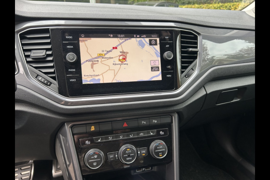 Volkswagen T-Roc 1.5 TSI 150pk Automaat Navi, ACC, 18" LMV, Trekhaak afn.