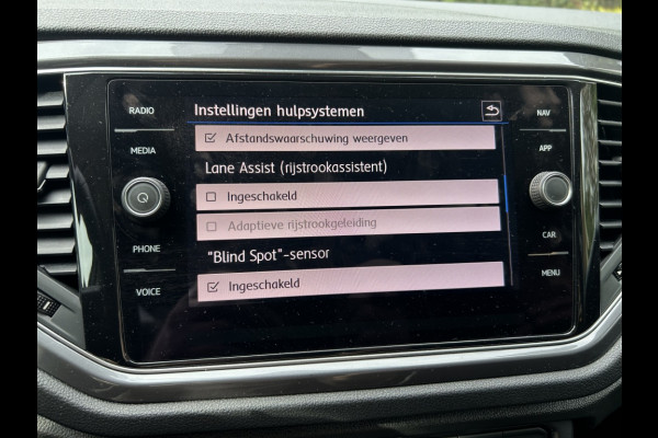 Volkswagen T-Roc 1.5 TSI 150pk Automaat Navi, ACC, 18" LMV, Trekhaak afn.