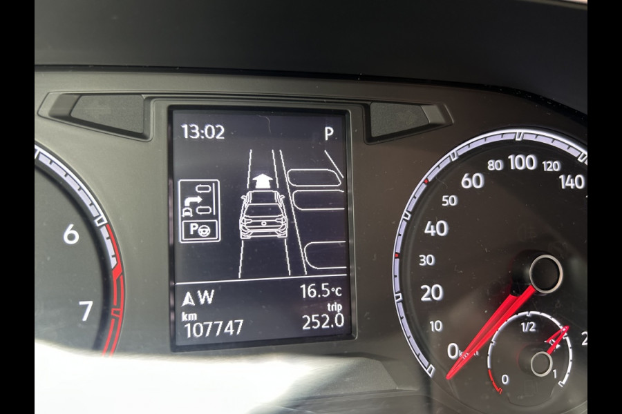 Volkswagen T-Roc 1.5 TSI 150pk Automaat Navi, ACC, 18" LMV, Trekhaak afn.