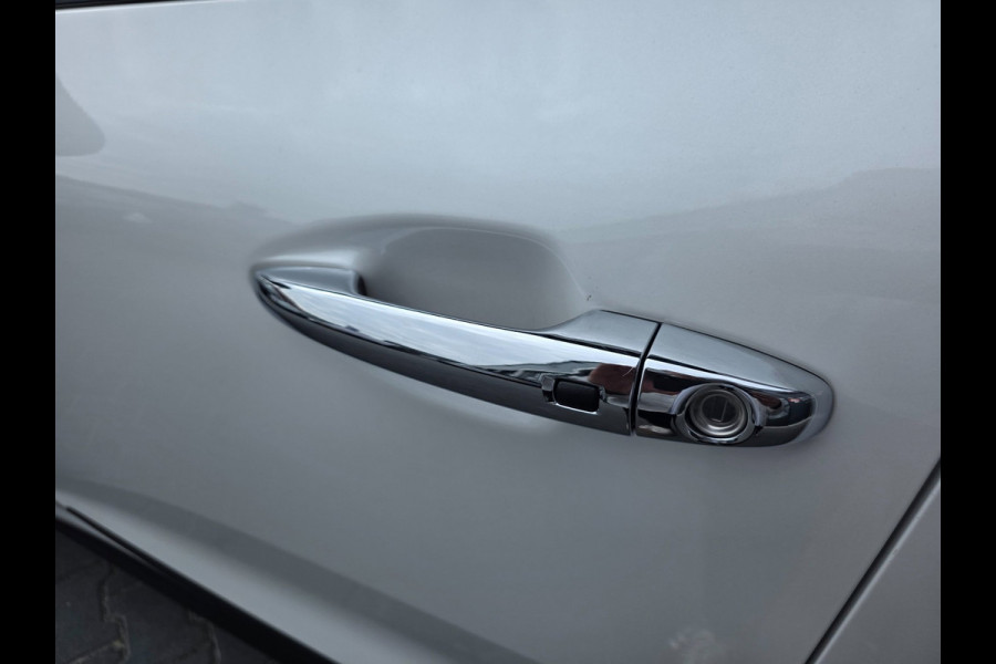 Kia e-Niro ExecutiveLine 64 kWh | 100% SOH | LEDER | CAMERA | JBL | STOELVERWARMING/VENTILATIE |
