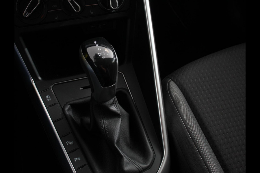 Volkswagen Taigo 1.0 TSI 110pk DSG Life Plus Navigatie Apple Carplay/Android Auto Digitale Cockpit Adaptieve Cruise Control Dab Verwarmde stoelen
