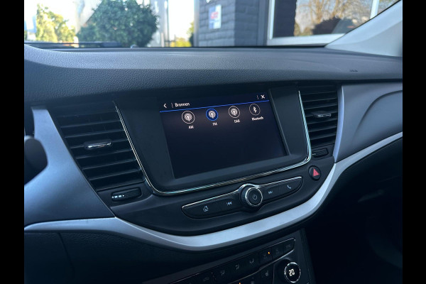 Opel Astra Sports Tourer Business Edition, Airco, Camera, CarPlay, Cruise, Trekhaak, DAB, PDC